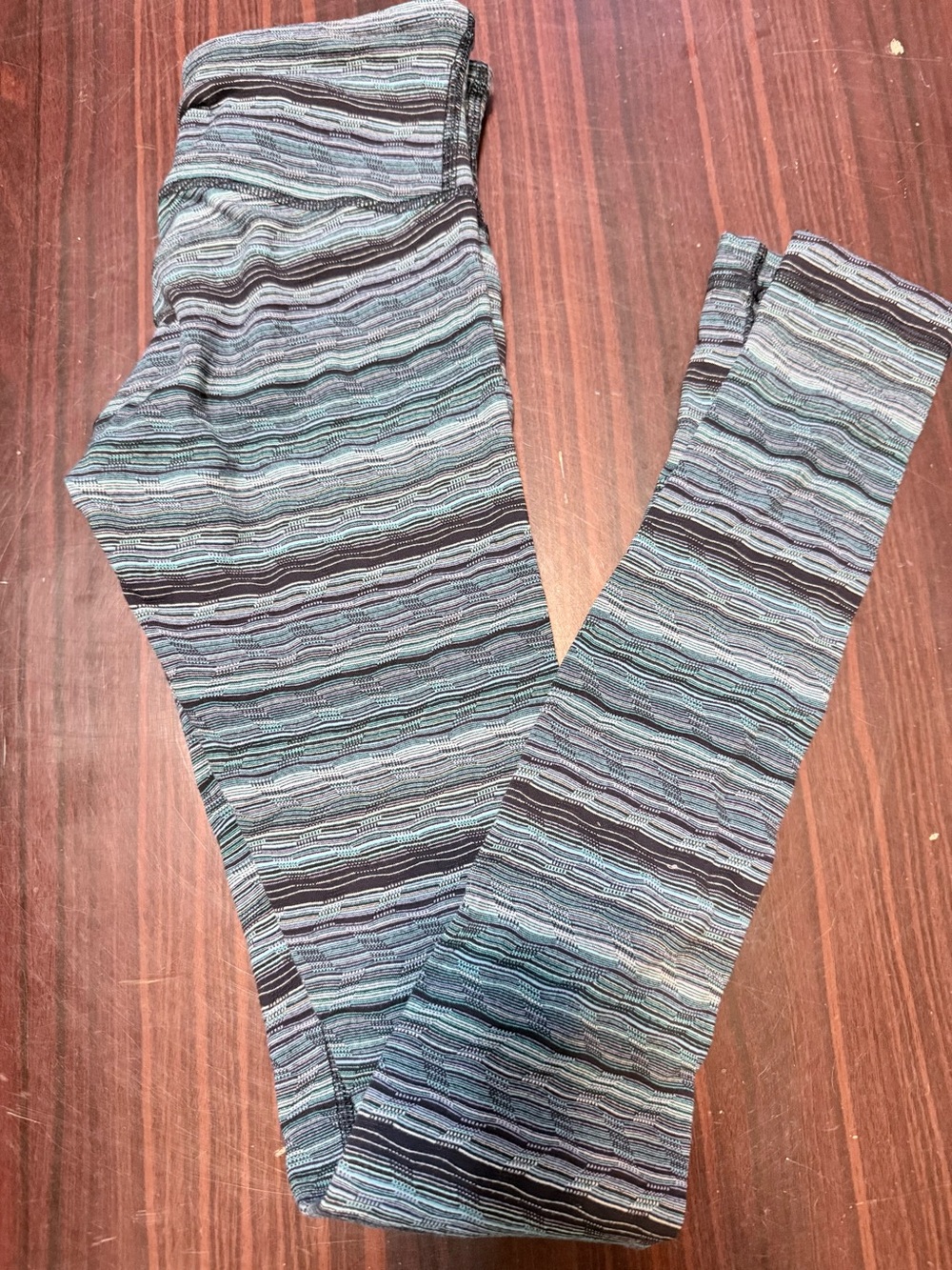lululemon athletica Striped Blue & Black Waveprint Leggings